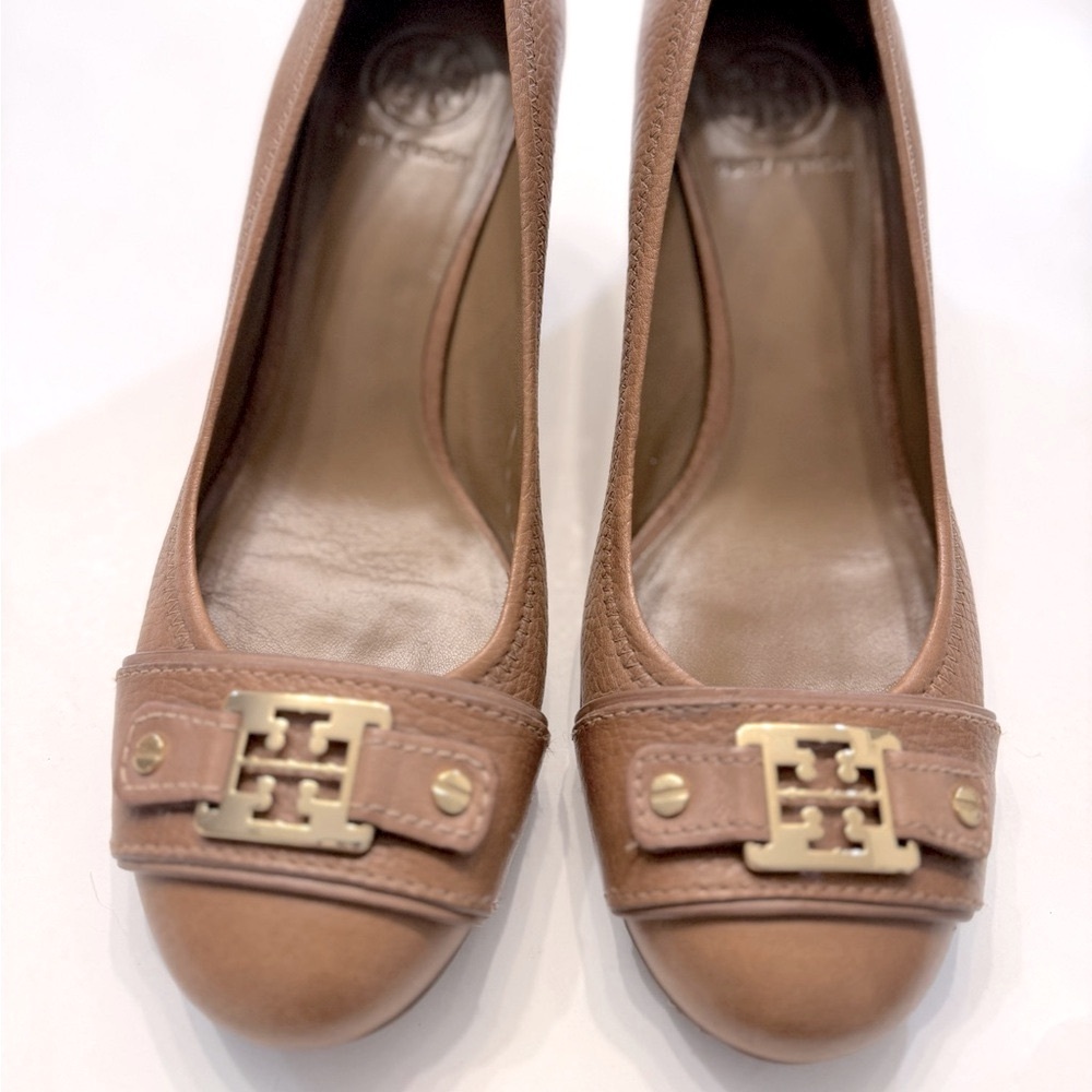 Tory Burch Brown Leather 'Ambrose' Wedge Pumps - Picture 5 of 16